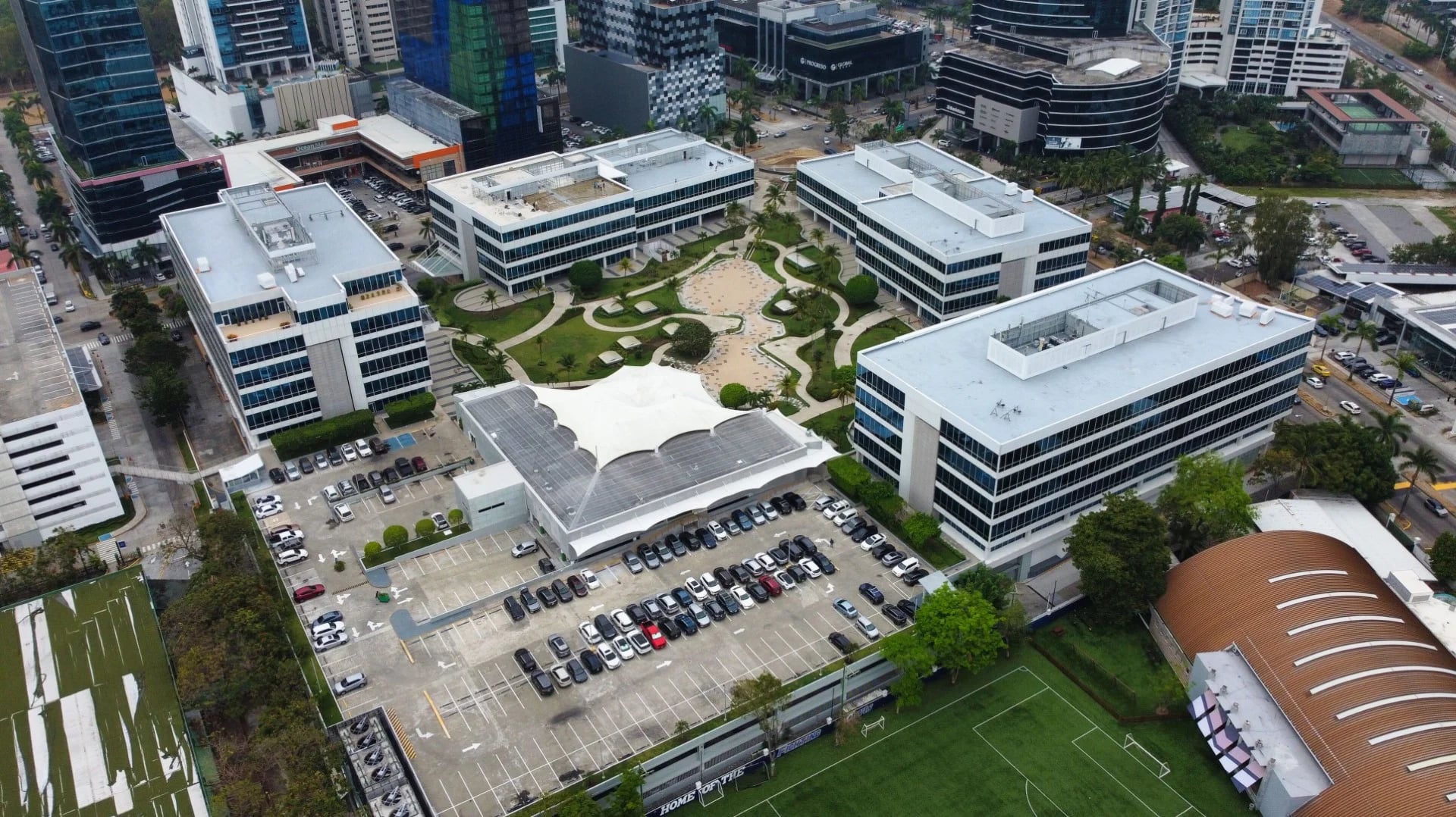 Impermeabilización Business Park poliurea - Aplipol Panamá